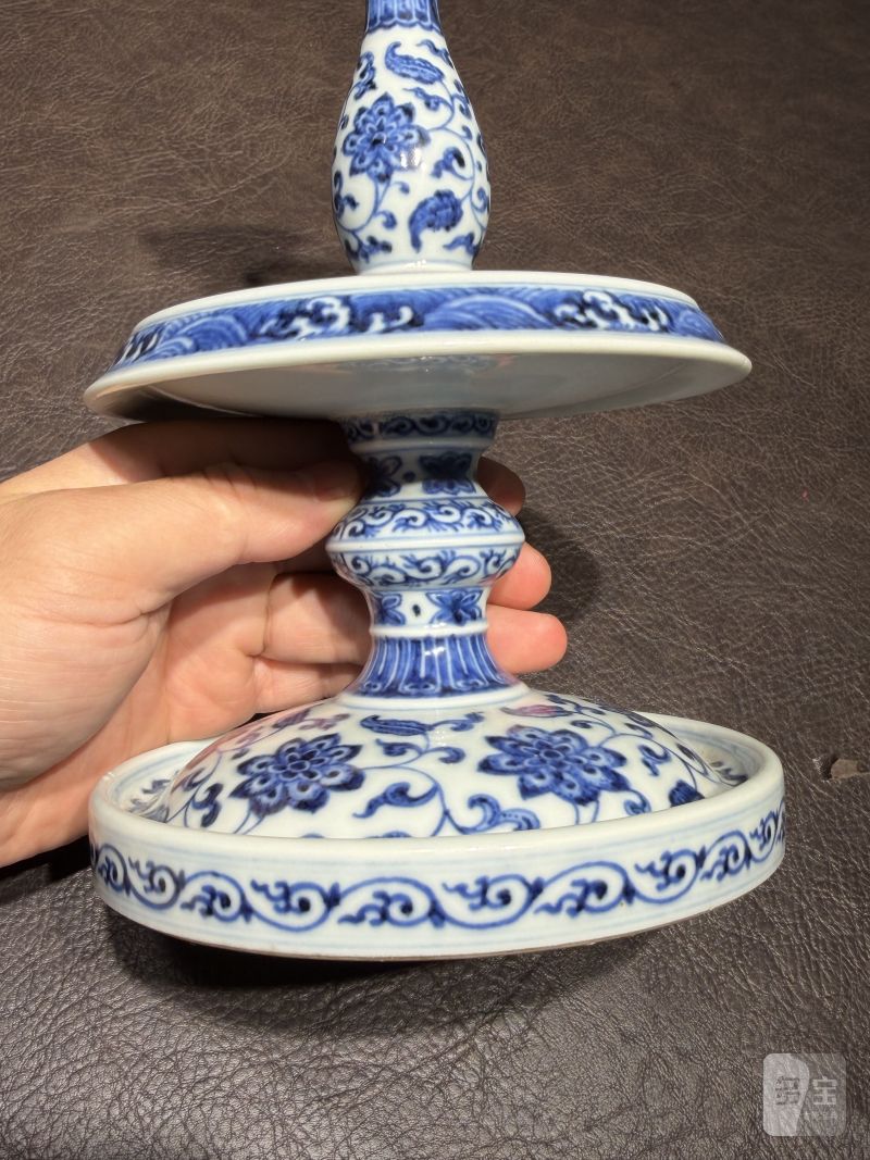 清乾隆 青花缠枝莲纹烛台 - 图15